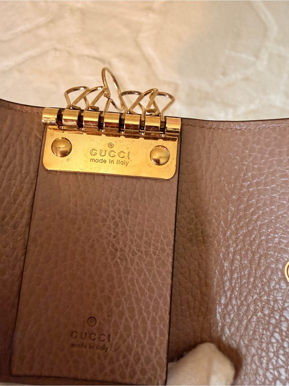 Gucci GG Marmont 6 ring Key Case. - Picture 9 of 16
